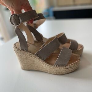 Taupe wedge